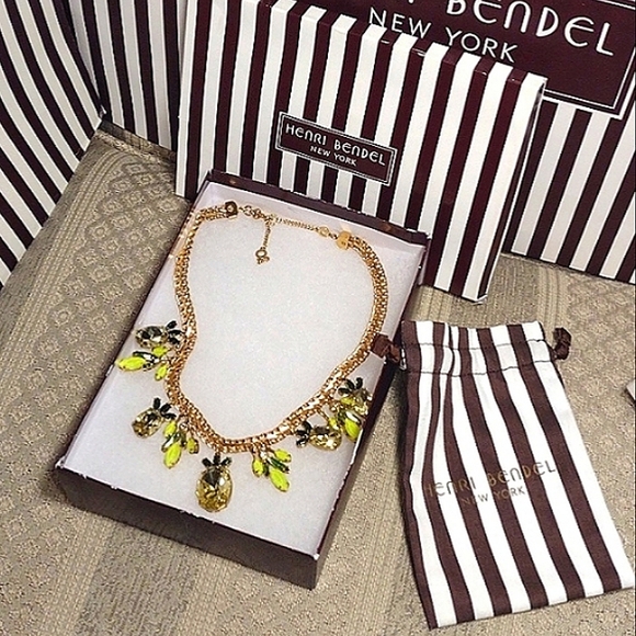 Henri 🍍Bendel Pineapple Statement Necklace with Swarovski Crystals - Picture 16 of 16